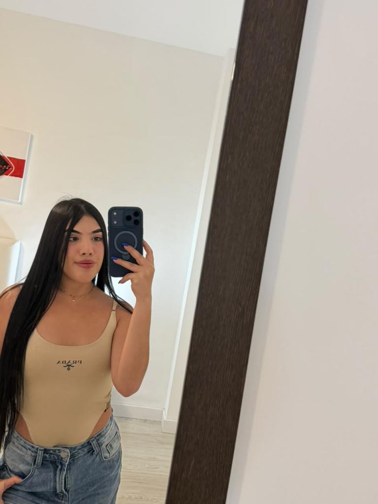 Chica busca chico en Granada: 