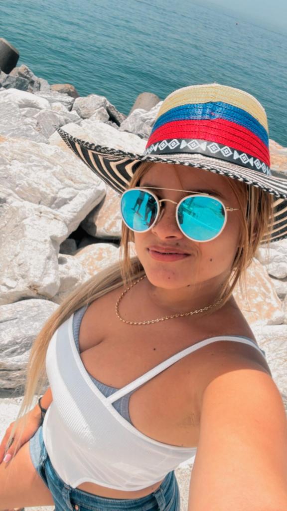 613799675: Chica busca chico en Málaga