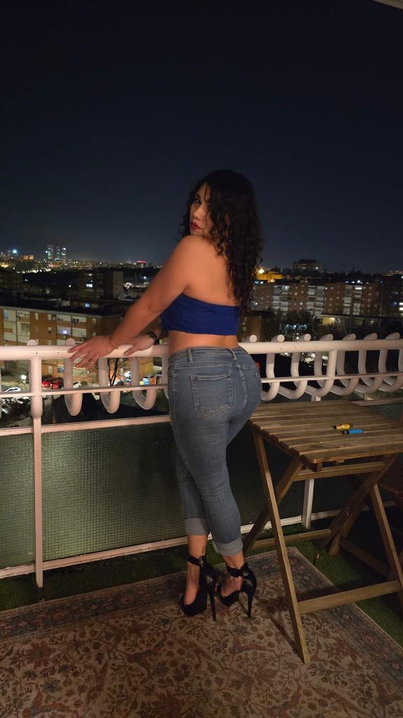 Chica busca chico en Almería: 