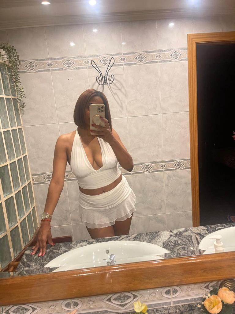 633082683: Chica busca chico en Murcia