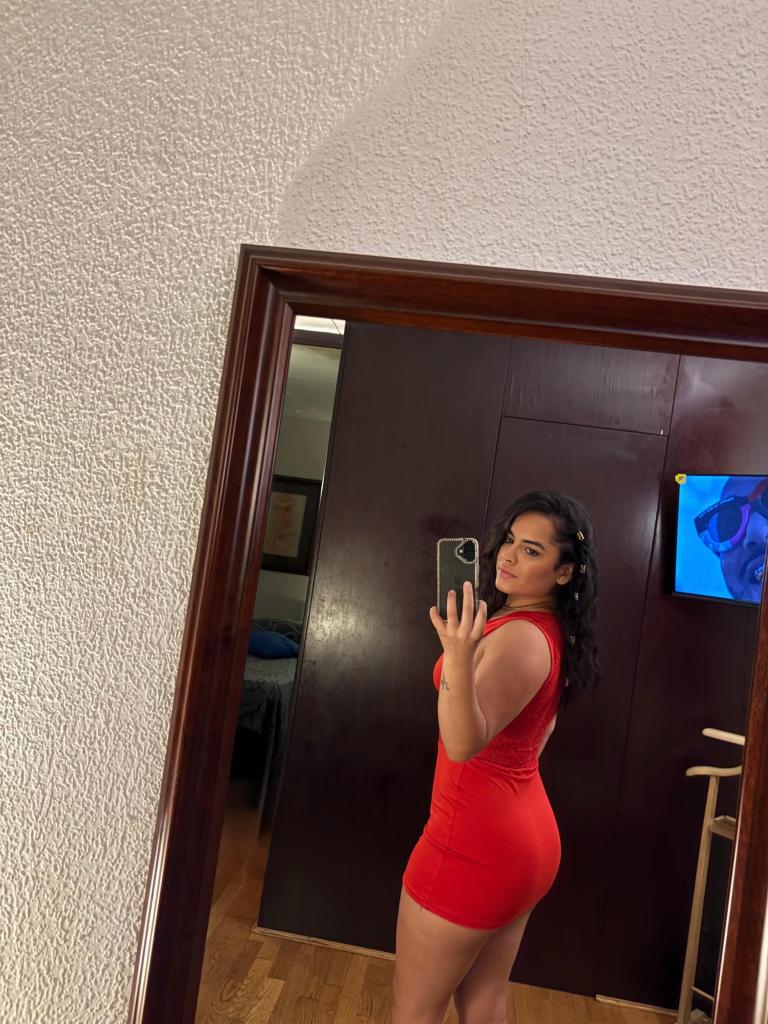 615508454: Chica busca chico en Barcelona