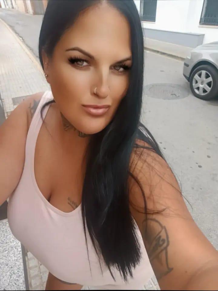 622029395: Chica busca chico en Sevilla