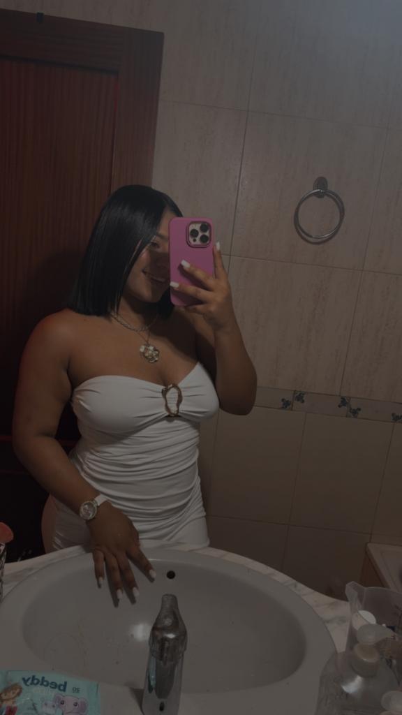 687801163: Chica busca chico en Cádiz