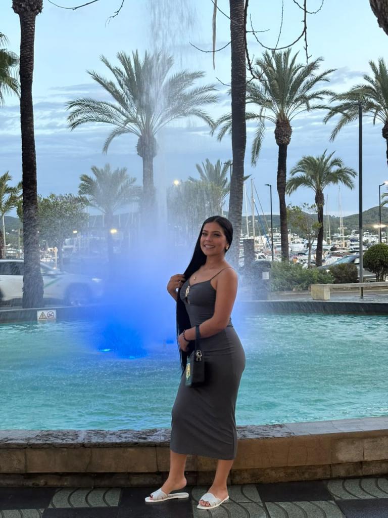Chica busca chico en Ibiza: 