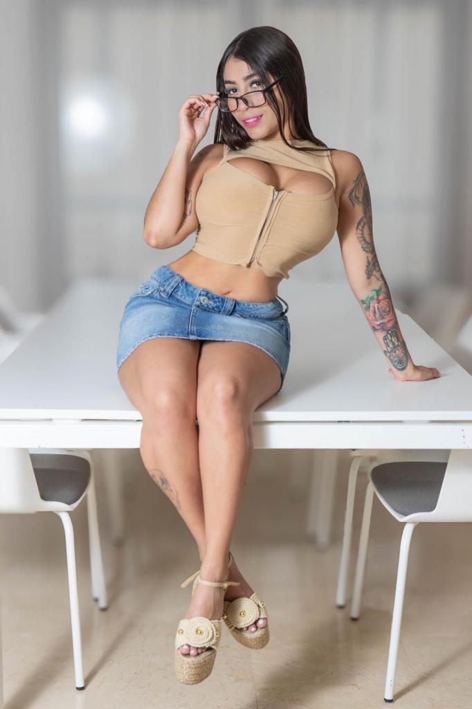 Chica busca chico en Málaga: Chica busca chico