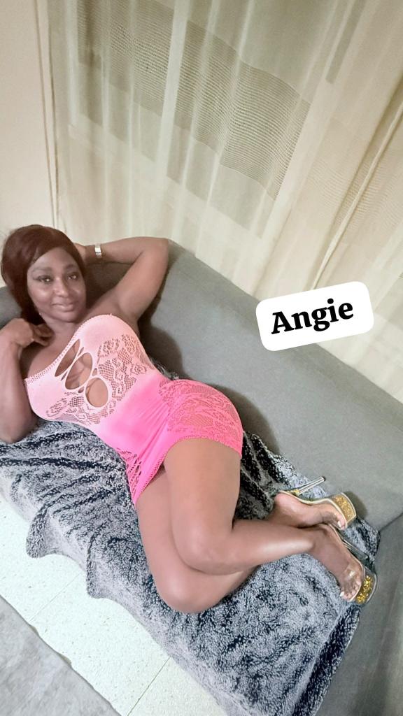 661238141: Chica busca chico en Alicante