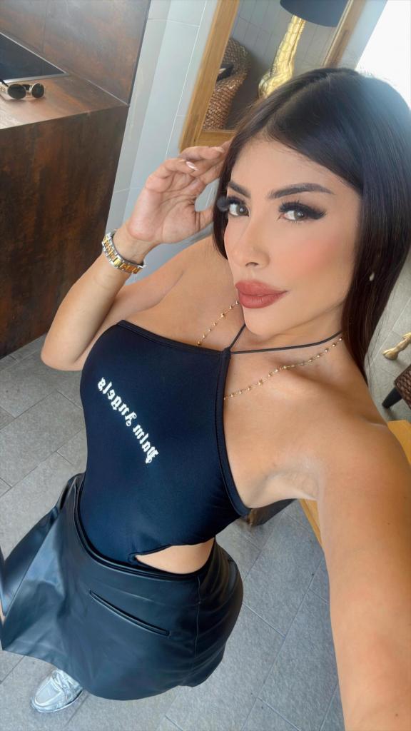 677313673: Chica busca chico en Barcelona
