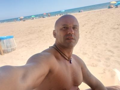 602411372: Chico busca chica en Madrid