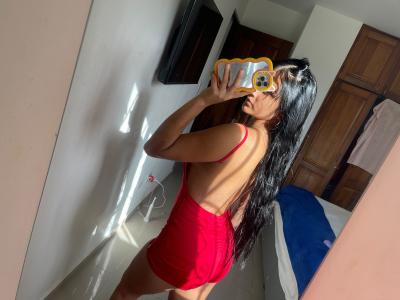 664248198: Chica busca chico en Sevilla