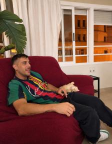675810263: Chico busca chica en Valencia