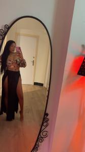 661048958: Chica busca chico en Sevilla