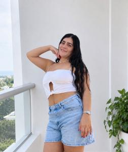 613761366: Chica busca chico en Pontevedra