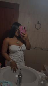 687801163: Chica busca chico en Cádiz