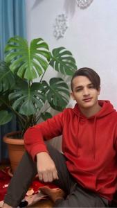 611371739: Chico busca chica en Barcelona