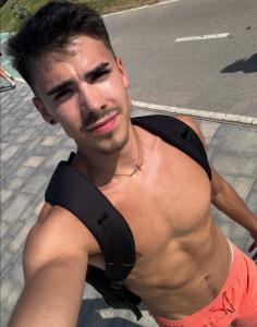 613106777: Chico busca chica en Valladolid