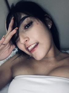 613714470: Chica busca chico en Madrid