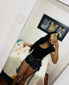 664248198: Chica busca chico en Sevilla