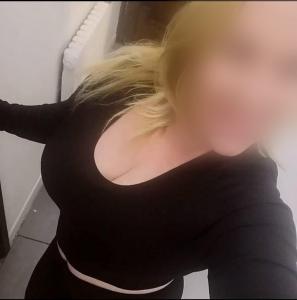 632957029: Chica busca chico en Pontevedra