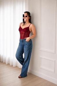 745018803: Chica busca chico en Barcelona