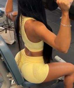 641986077: Chica busca chico en Sevilla