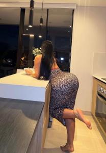 673094672: Chica busca chico en Madrid