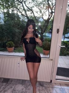 613830783: Chica busca chico en Gerona
