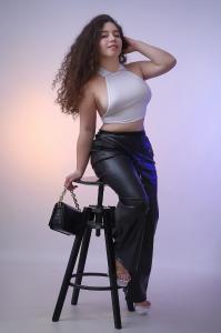 667605627: Chica busca chico en Valencia