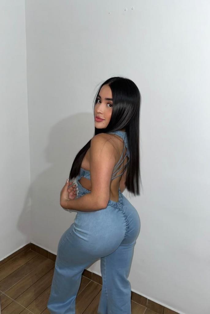 632977434: Chica busca chico en Málaga