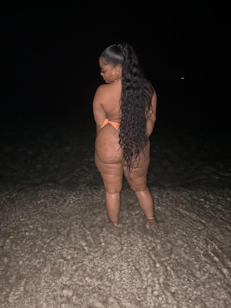 613784229: Chica busca chico en Almería