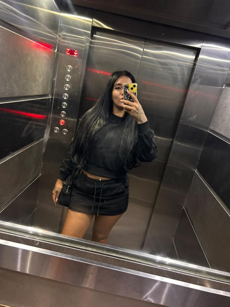 667958723: Chica busca chico en Barcelona