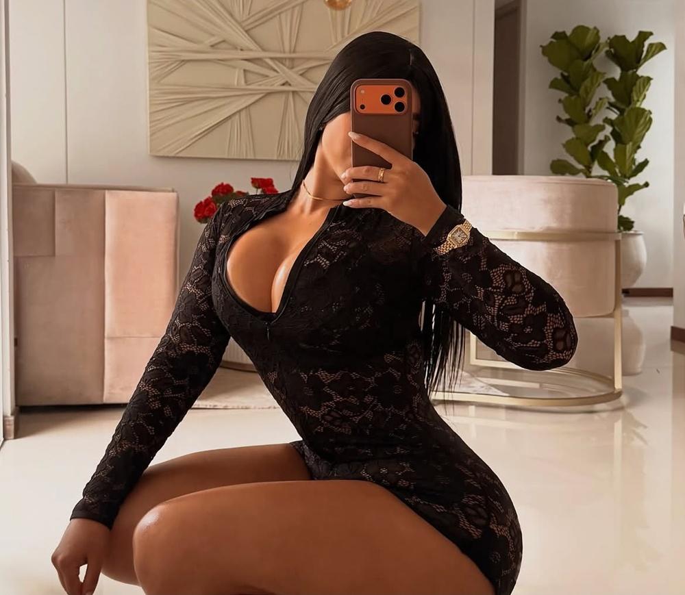 613956757: Chica busca chico en Barcelona