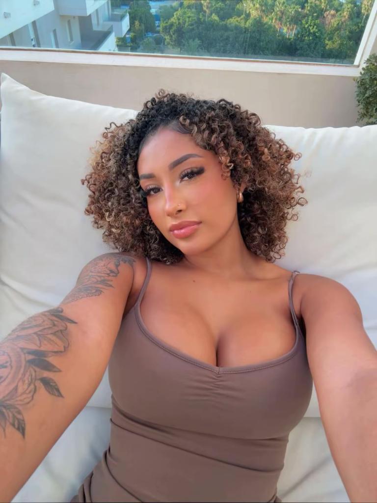 Chica busca chico en Málaga: Chica busca chico