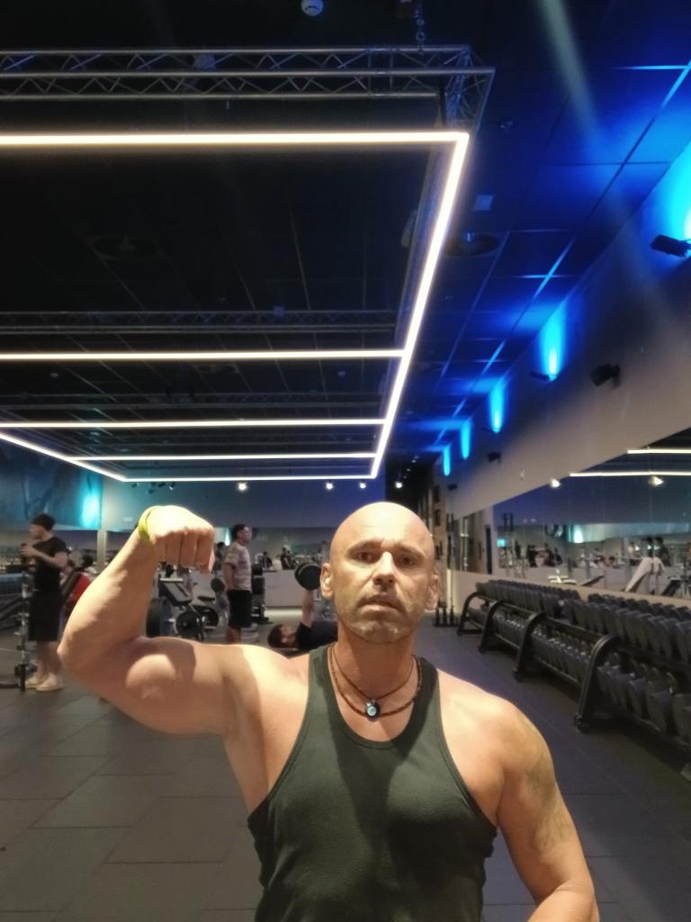 602411372: Chico busca chica en Madrid