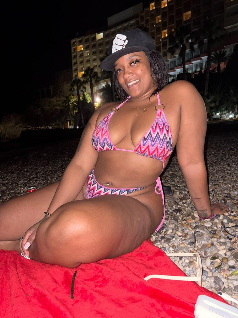 613784229: Chica busca chico en Almería