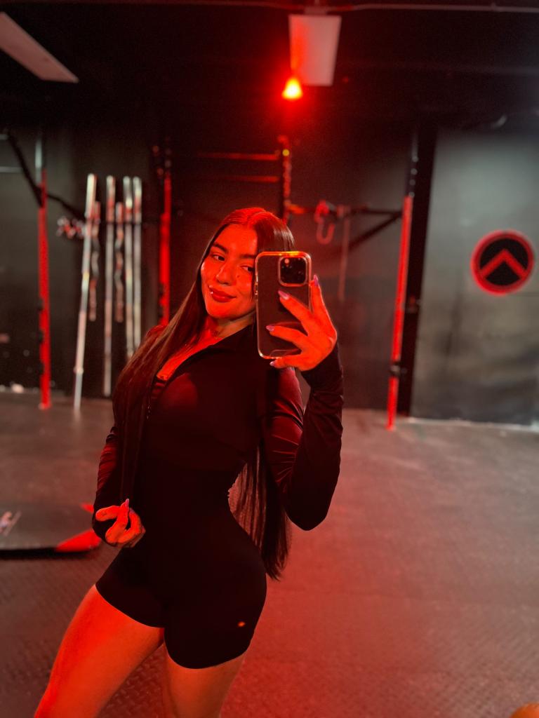 617074494: Chica busca chico en Málaga