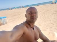 602411372: Chico busca chica en Madrid