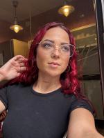 605673846: Chica busca chico en Sevilla