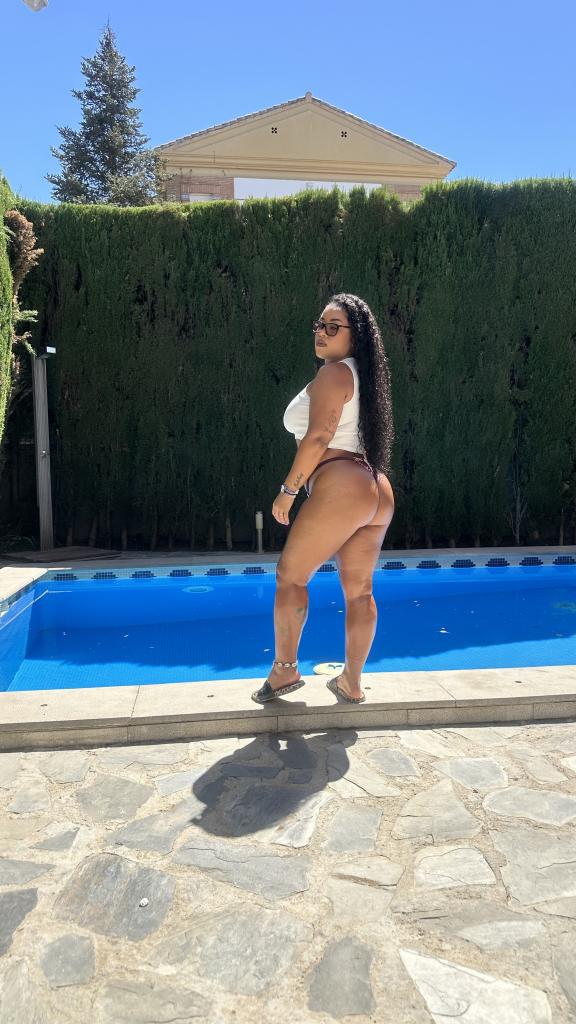 614707081: Chica busca chico en La Coruña