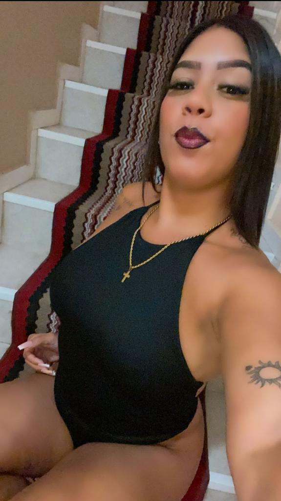 Chica busca chico en Granada: Chica busca chico