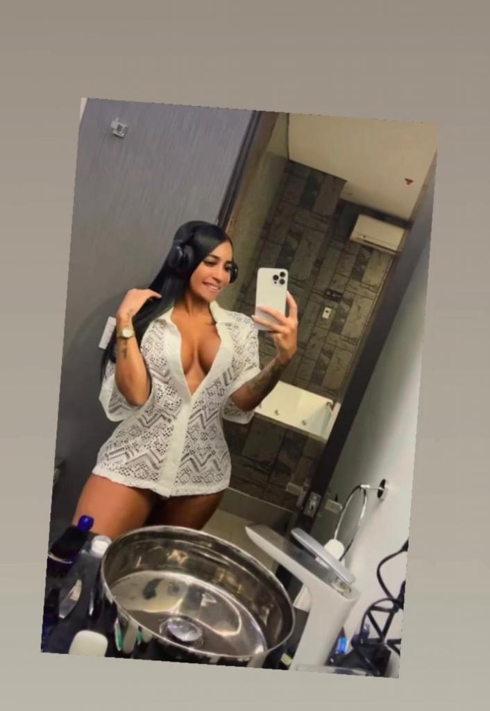 Chica busca chico en Ibiza: 