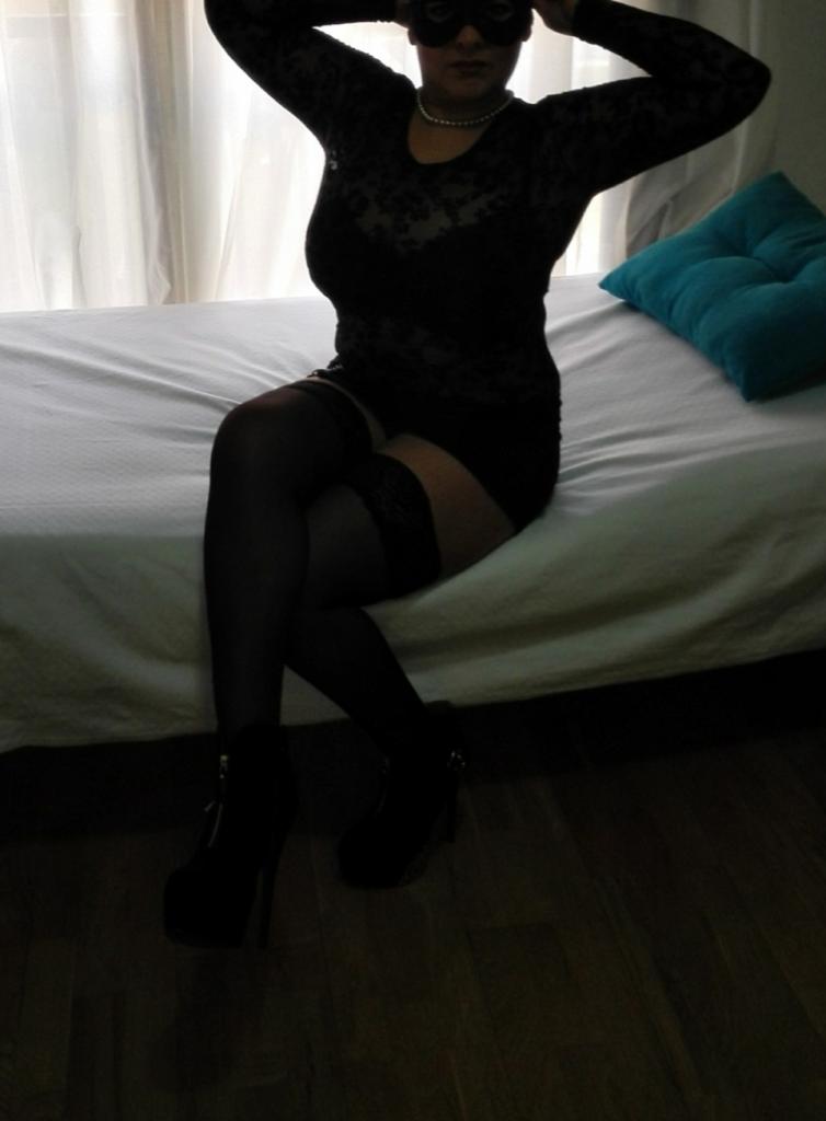 Chica busca chico en Tenerife: 