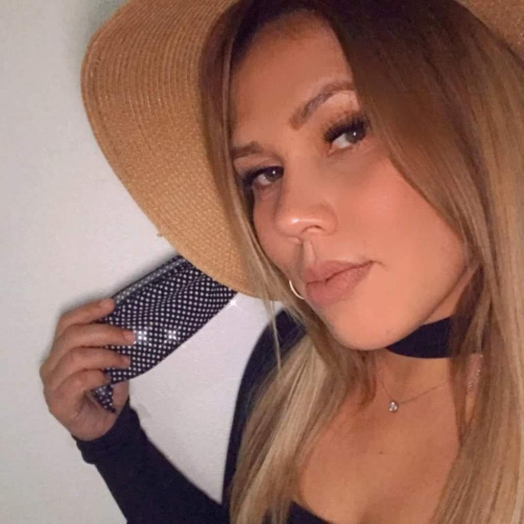 Chica busca chico en Huelva: 