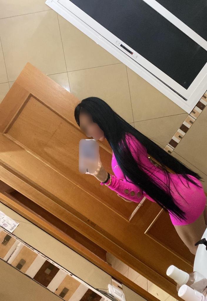 Chica busca chico en Ibiza: 