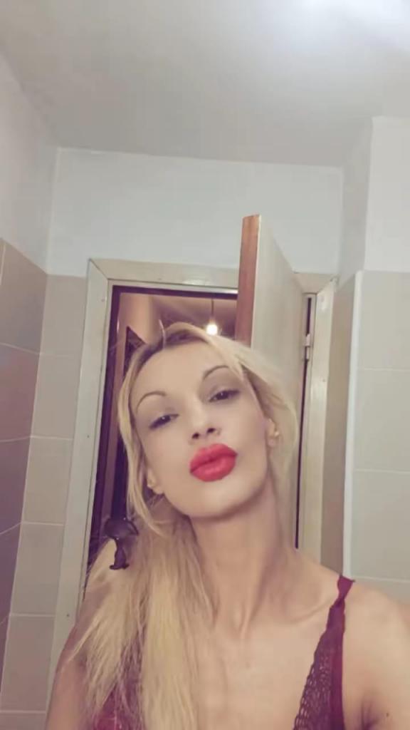 Chica busca chico en La Coruña: 