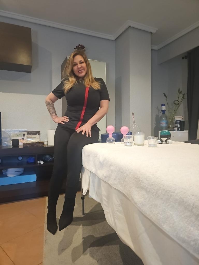 Chica busca chico en Almería: 