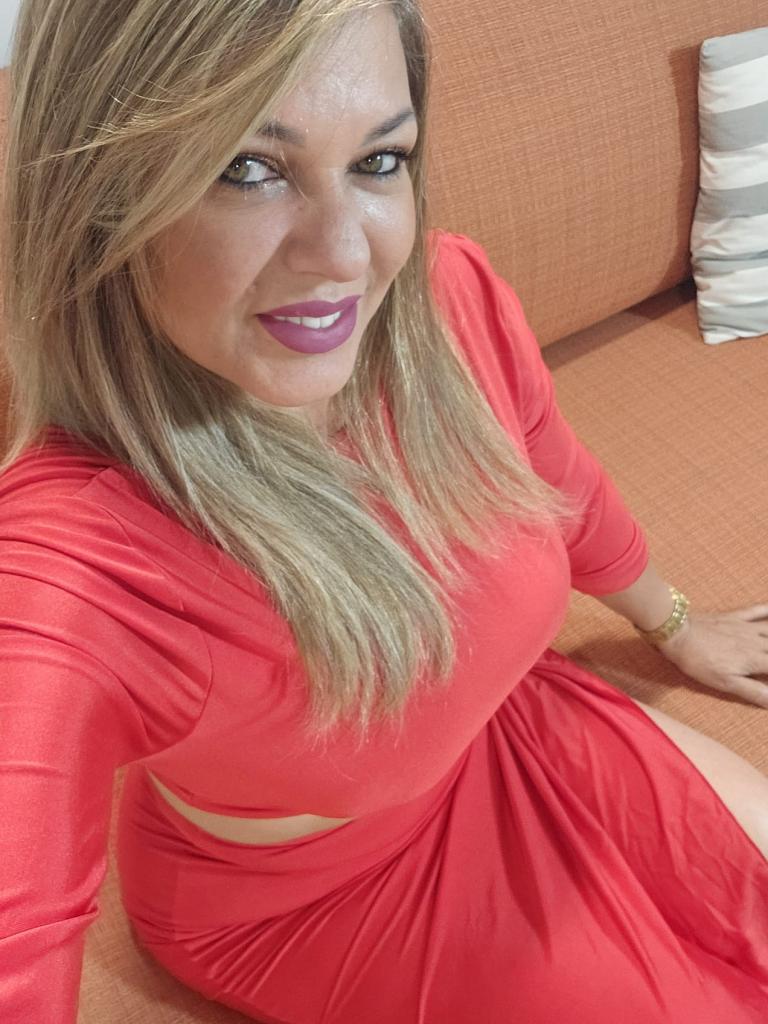 Chica busca chico en Almería: 