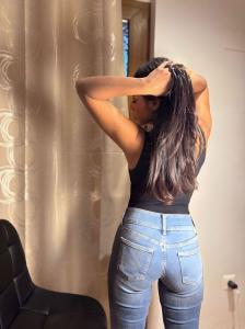 664035363: Chica busca chico en Madrid