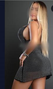 695898209: Chica busca chico en Barcelona