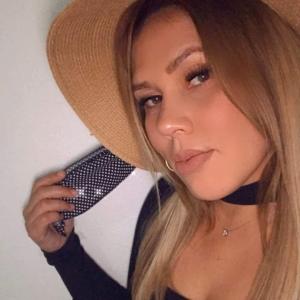 672580745: Chica busca chico en Huelva