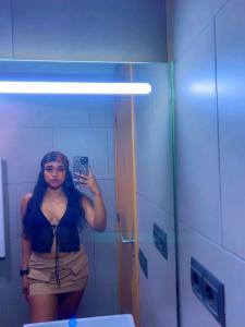 632640613: Chica busca chico en Barcelona